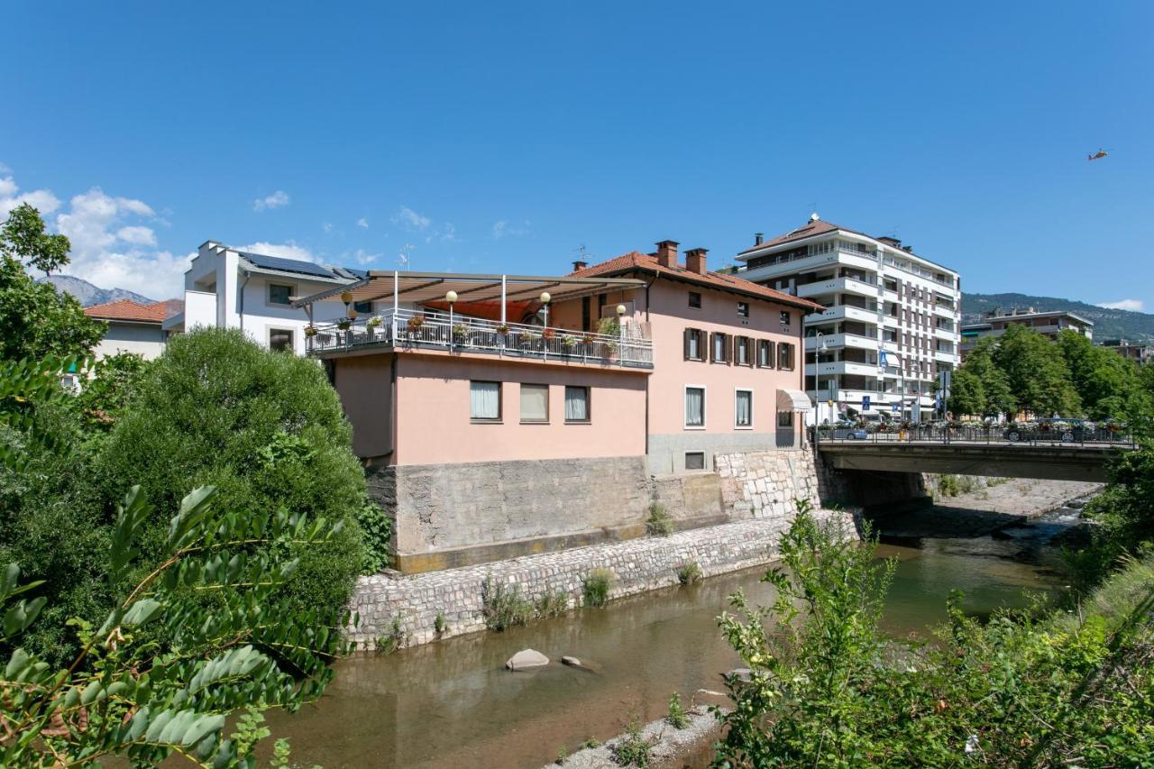 טרנטו Appartamento Grande Al Ponte. Situato Vicino All'Ospedale, Al Parco E Al Centro Citta מראה חיצוני תמונה